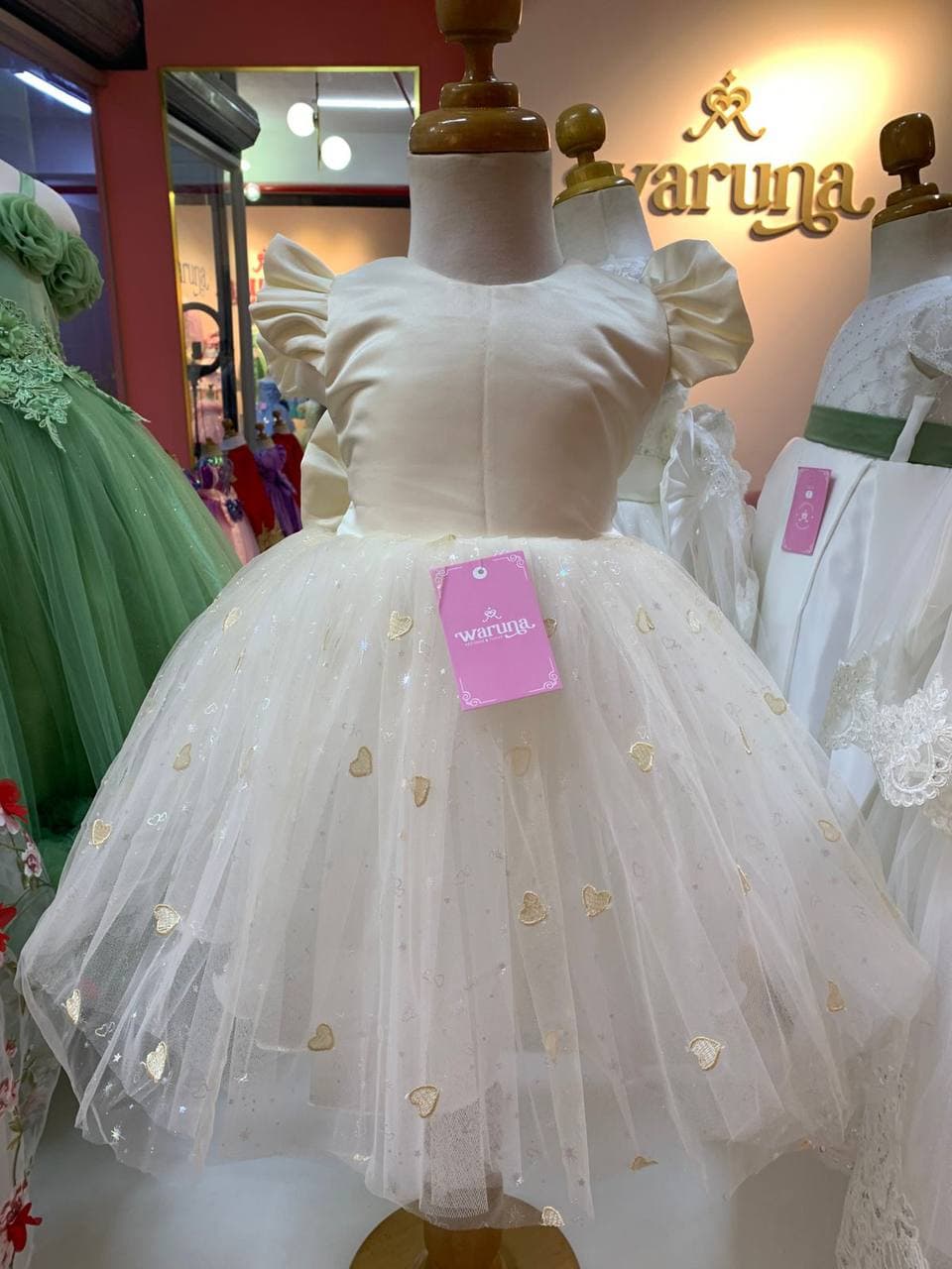 Casual champagne romántico